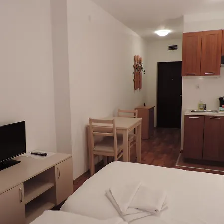 Gondola & Suites דירה *